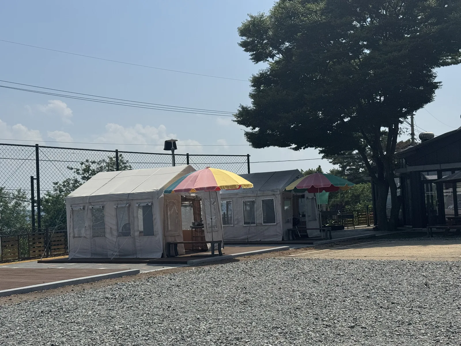 캠핑존·족구장 전체 뷰