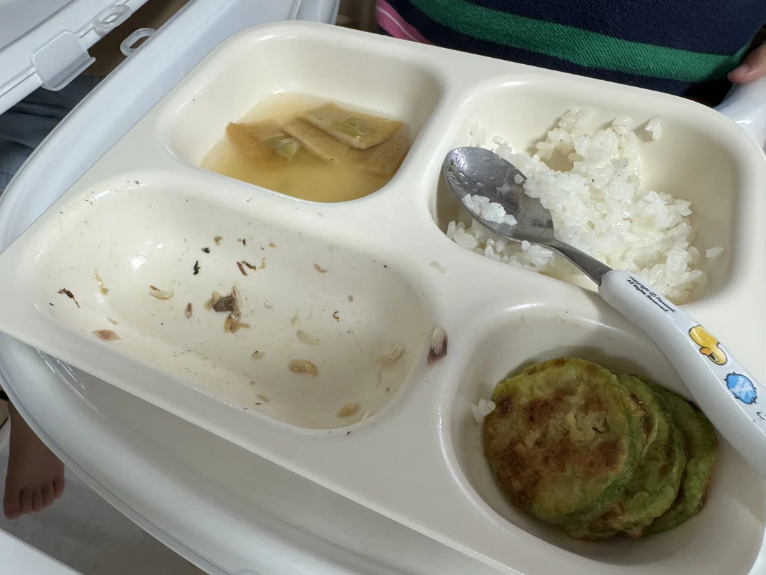 고등어부터 사라진 빈 식판