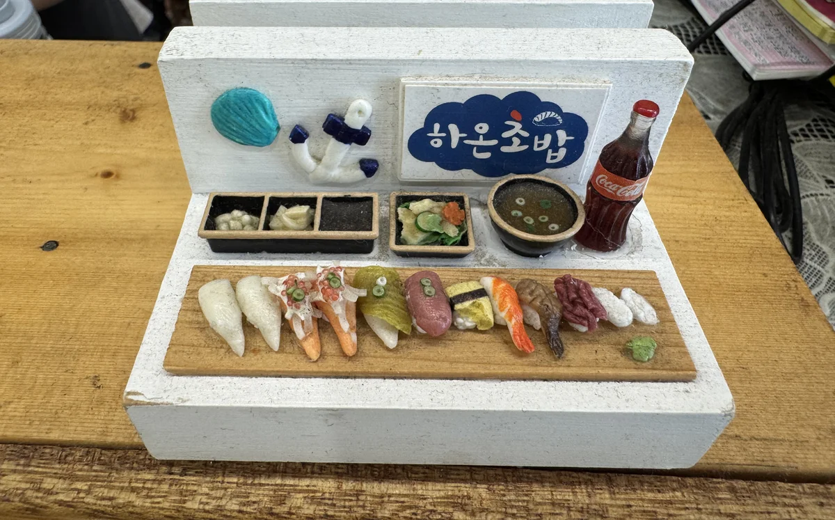 하온초밥 미니어처 – 초밥·반찬·콜라까지 재현한 수제 소품
