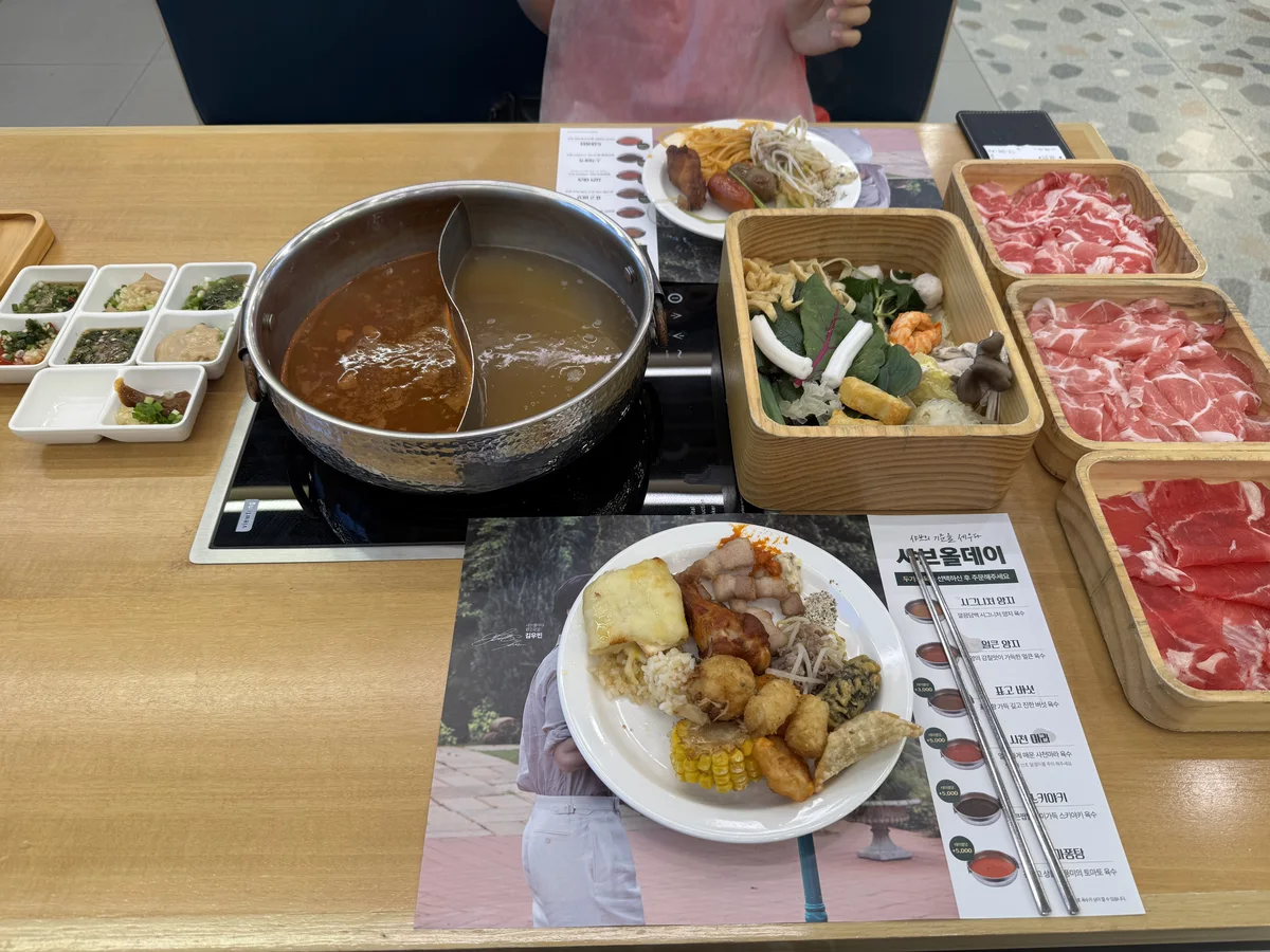 샤브올데이 샤브샤브 테이블 세팅